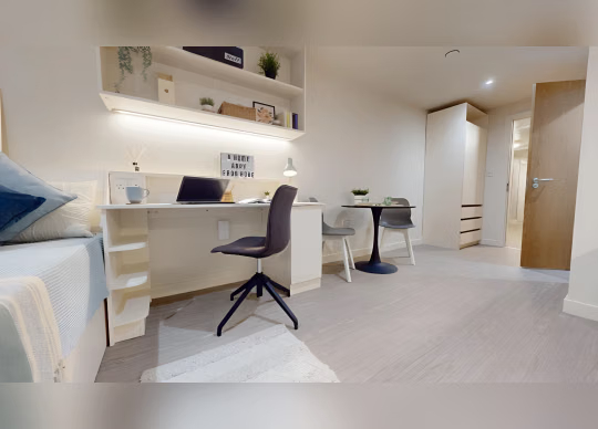 iQ Leeds, Leeds Platinum Studio