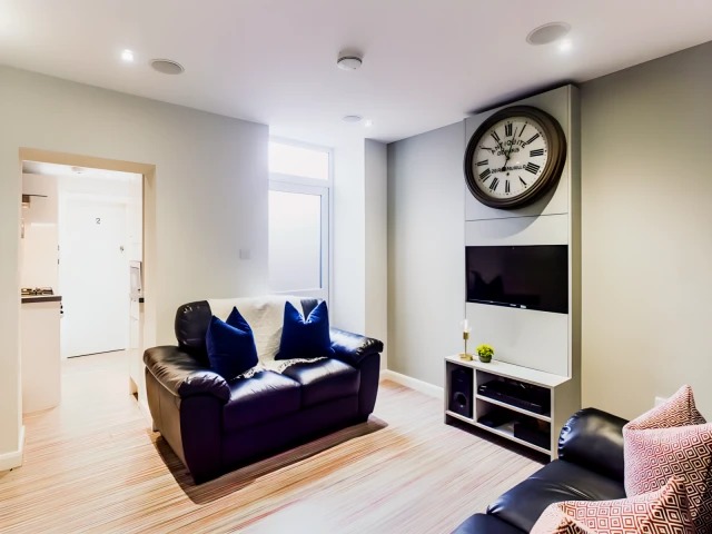 61 Cauldon Road64196339596417121