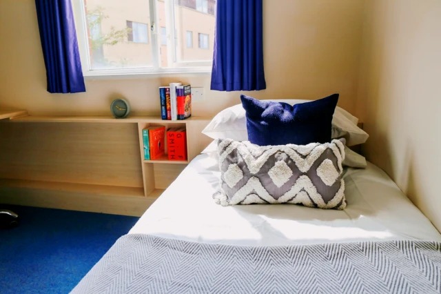 Upper Quay House64196021360641122