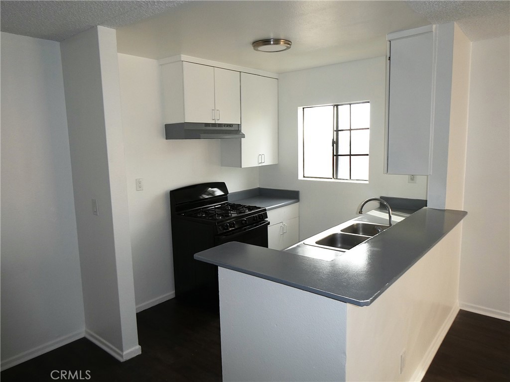542 N Normandie Avenue, Los Angeles CA, 9000463879145877505120