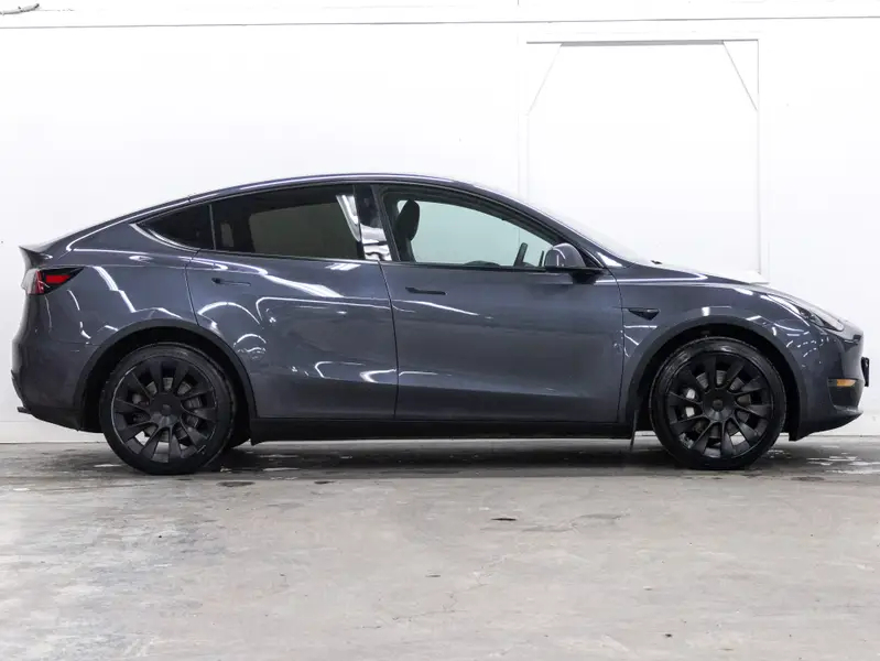 2023 Tesla Model Y64820442246018122