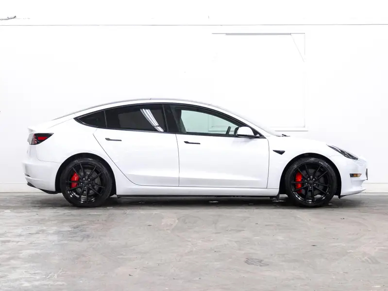 2023 Tesla Model 363781599865987122