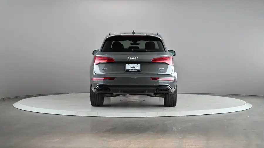 2023 Audi Q564146226439683123