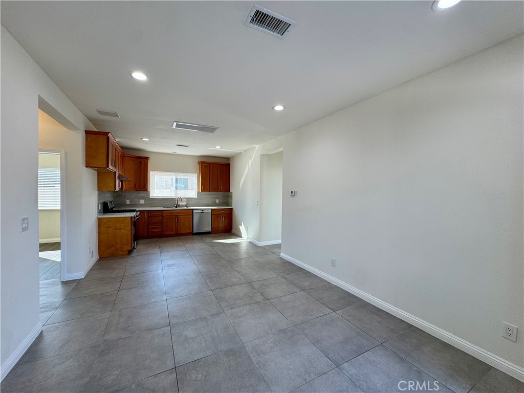 $3,050/month 729 W 12th Street Pomona CA, 9176664134750983683121