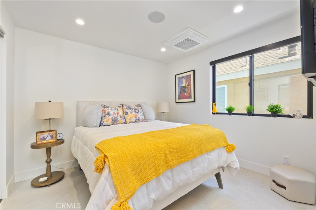 500 E Balboa Boulevard Newport Beach CA, 9266164133852274178122