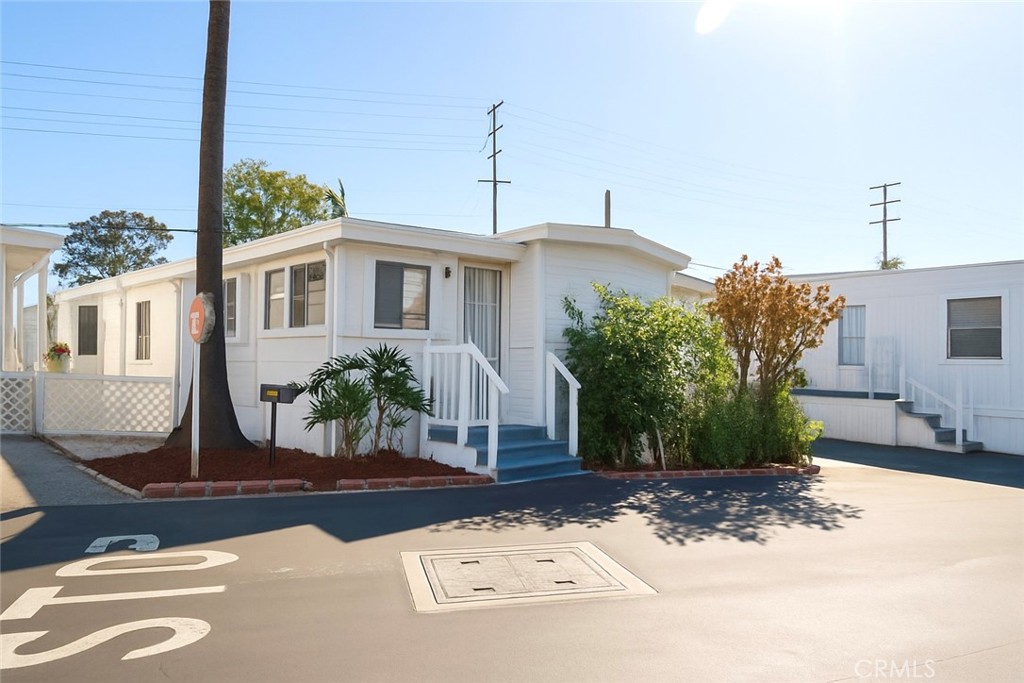 4117 MCFADDEN AVE SPC # 106 Santa Ana CA, 9270464101669386241120