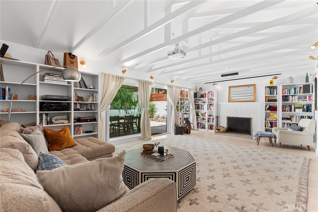 2043 Panamint Drive Glassell Park CA, 9006563812921996801121
