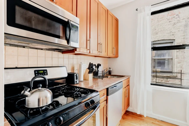 Upper West Side: #75763449440057473122