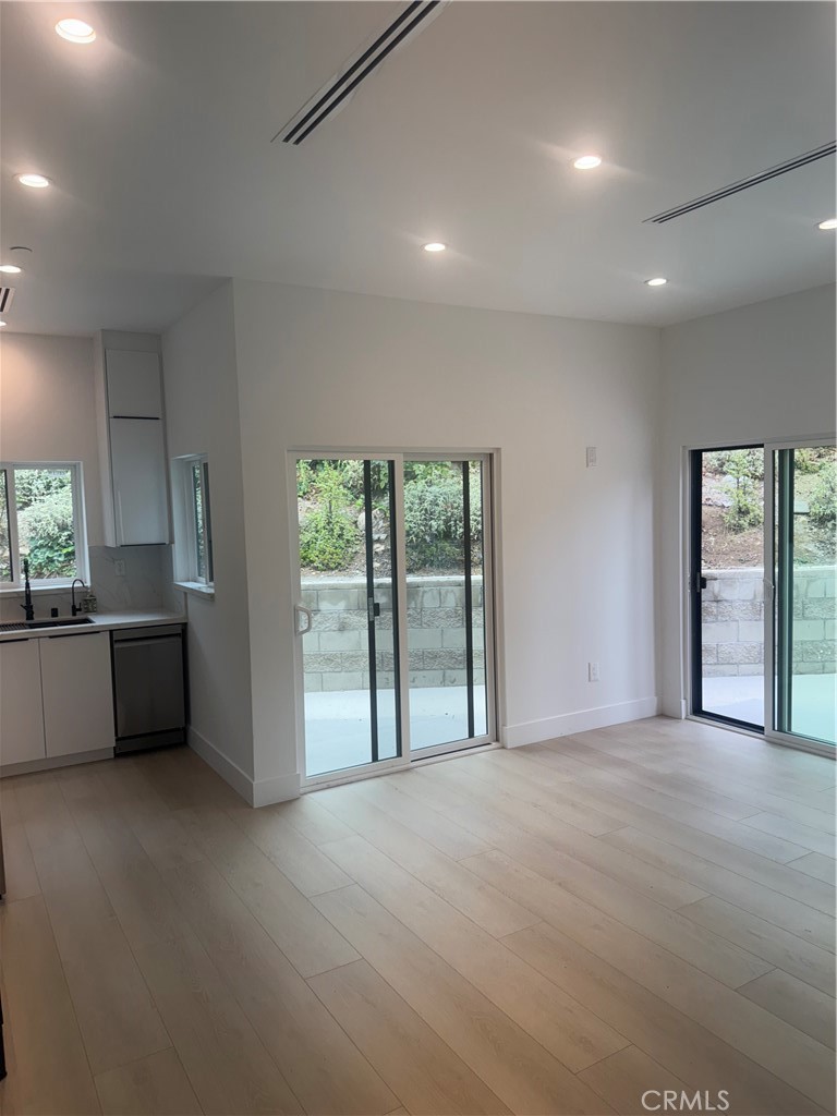 4602 Poe Woodland Hills CA, 9136463868248691457122