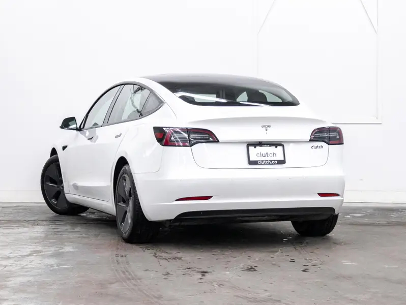 2021 Tesla Model 364378992574082121