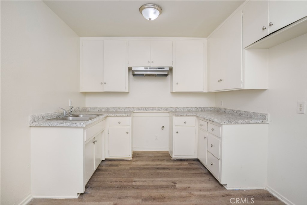 1451 W 105th Street 2 Los Ángeles CA, 9004764122652244225122
