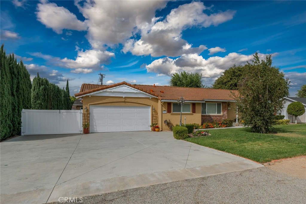 $4,500/month 13131 Yorba Tustin CA, 9270564086576253059121