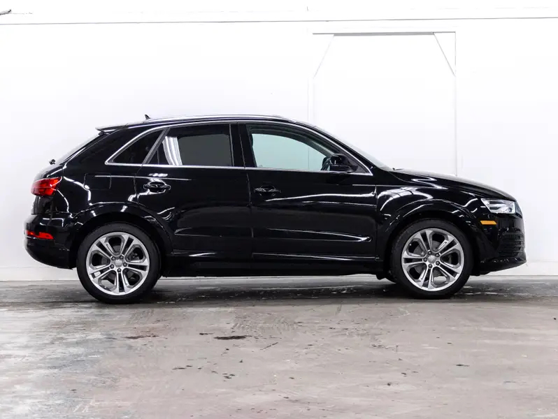 2018 Audi Q364388006413571121