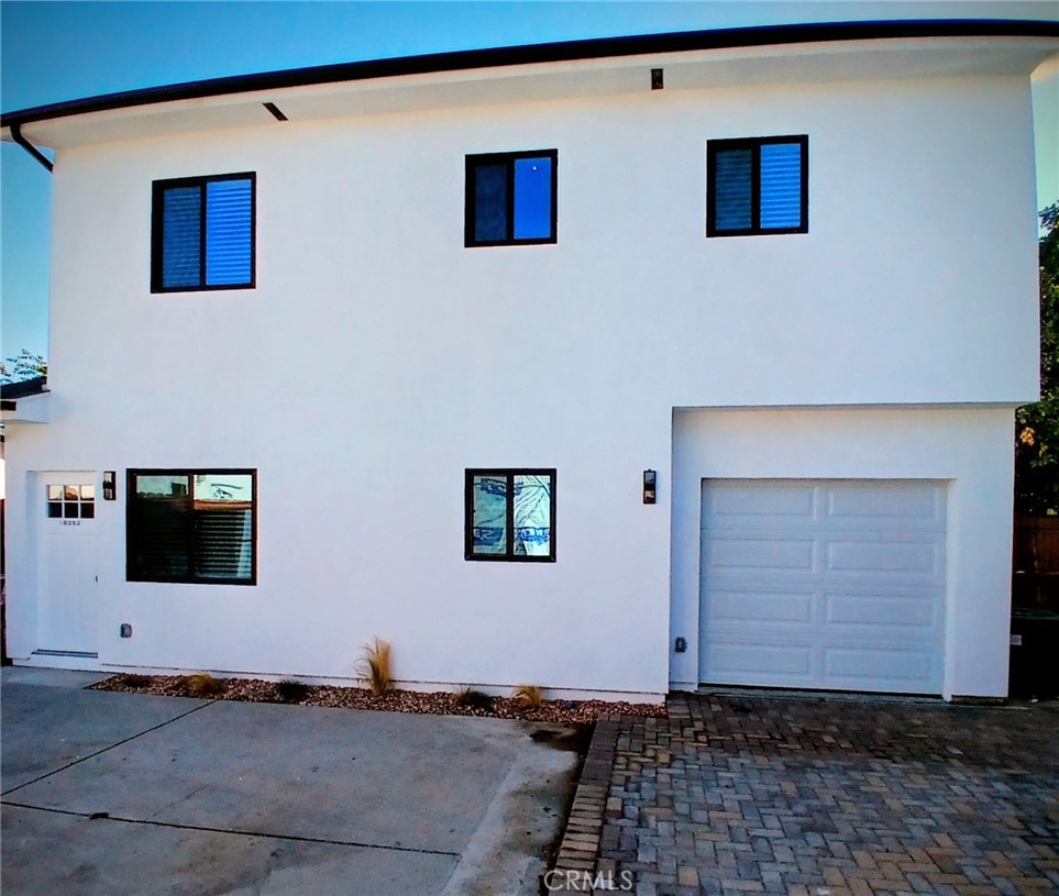 $3,900/mes 18252 SATICOY Street Reseda CA, 9133564086618229378121