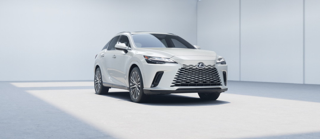 The midsize plug-in hybrid luxury SUV. Crafted to a higher standard.63516098130307124