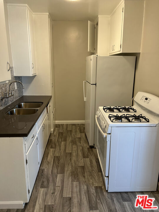 3987 Denker Avenue 6 Los Angeles CA, 9006264110452292097120