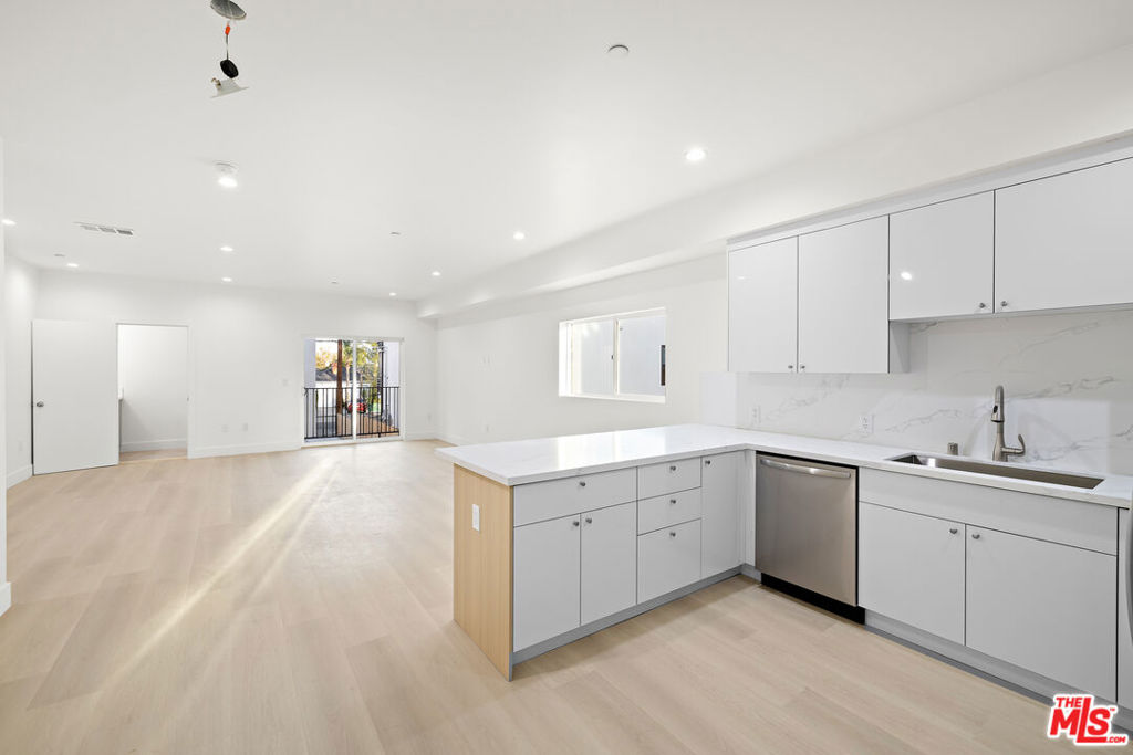 5651 Case Ave 2 North Hollywood CA, 9160164110113600131121