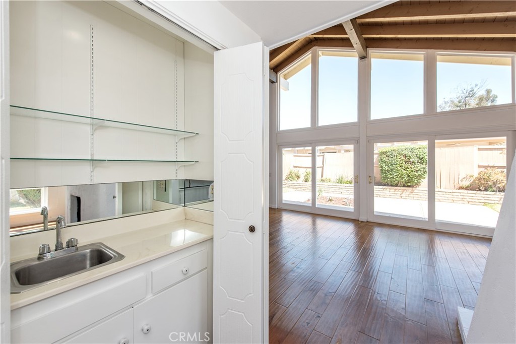16 Gillman Street Irvine CA, 9261263669629848065121