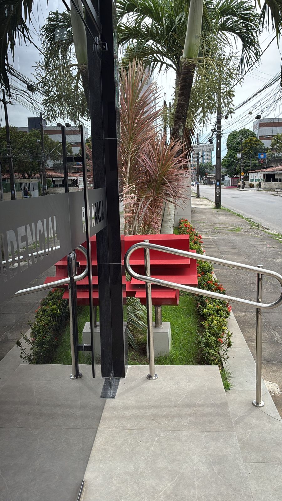 Casa Espaçosa com 3 Quartos para Alugar na Iputinga, Recife