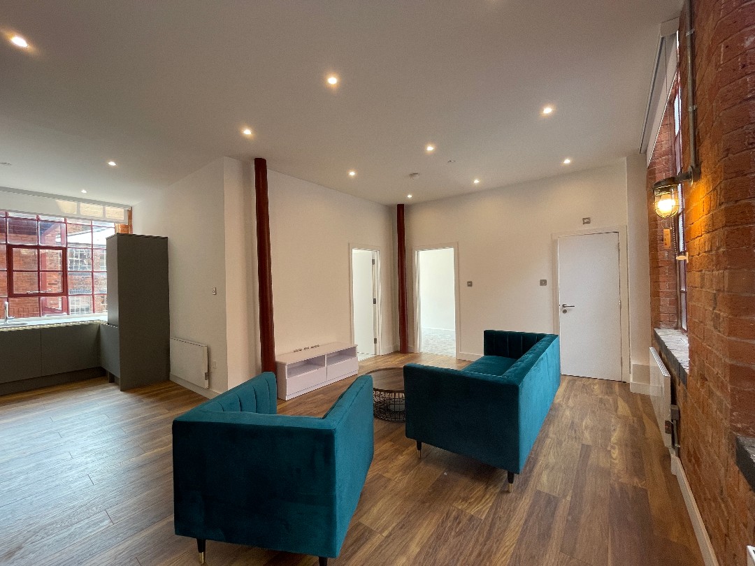 Silversmiths (2 Bedrooms & 1 Bathroom)64970381784706122