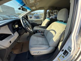 2015 TOYOTA SIENNA63765906771201121