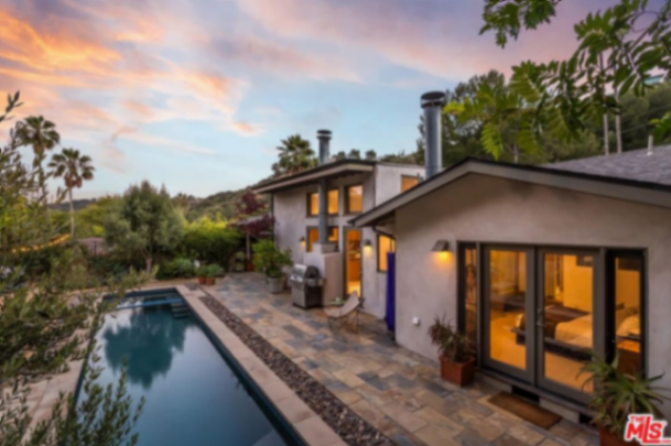8631 Allenwood Road, Los Angeles CA, 9004663590737598723120
