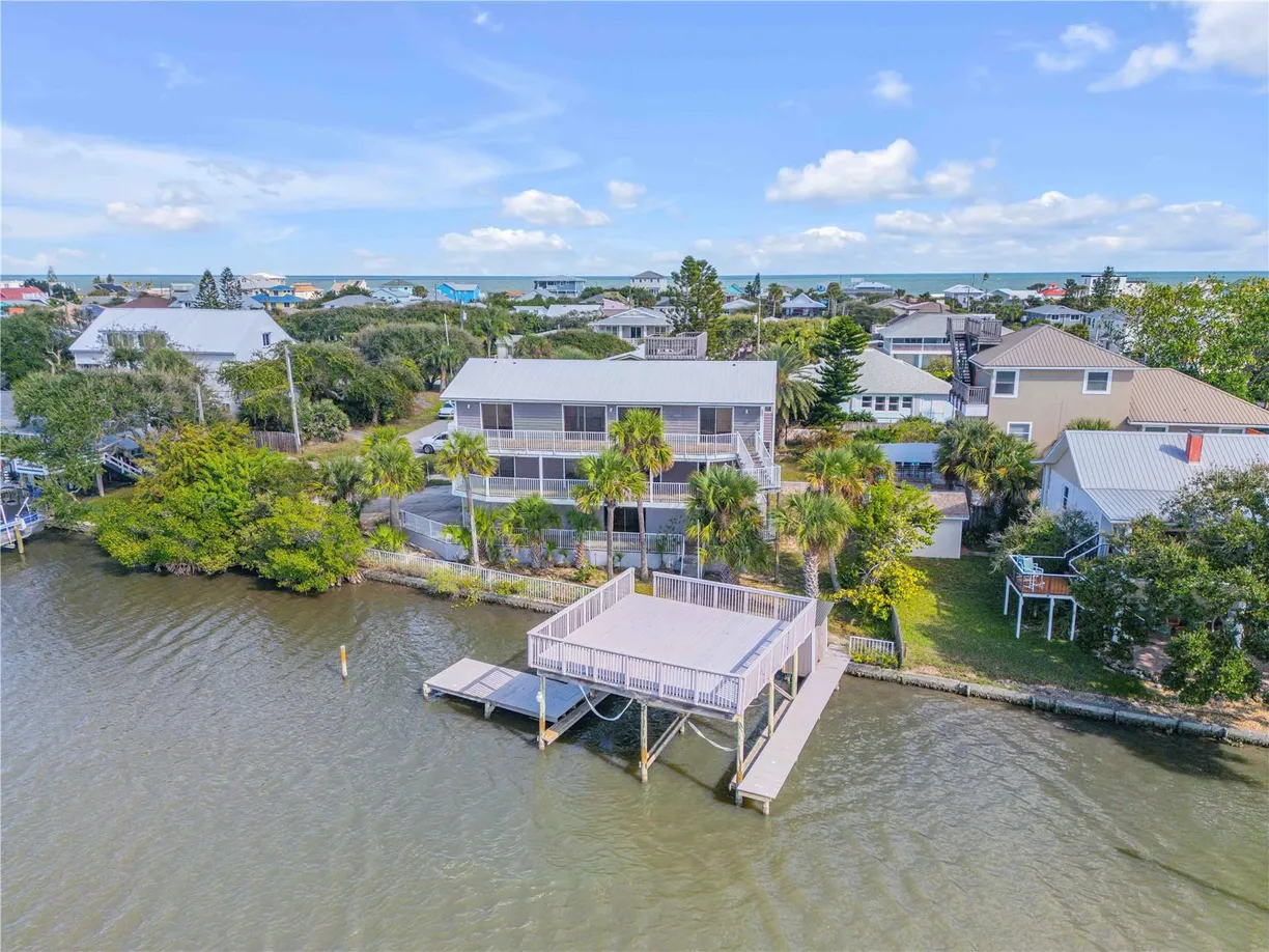 824 EEL AVENUE