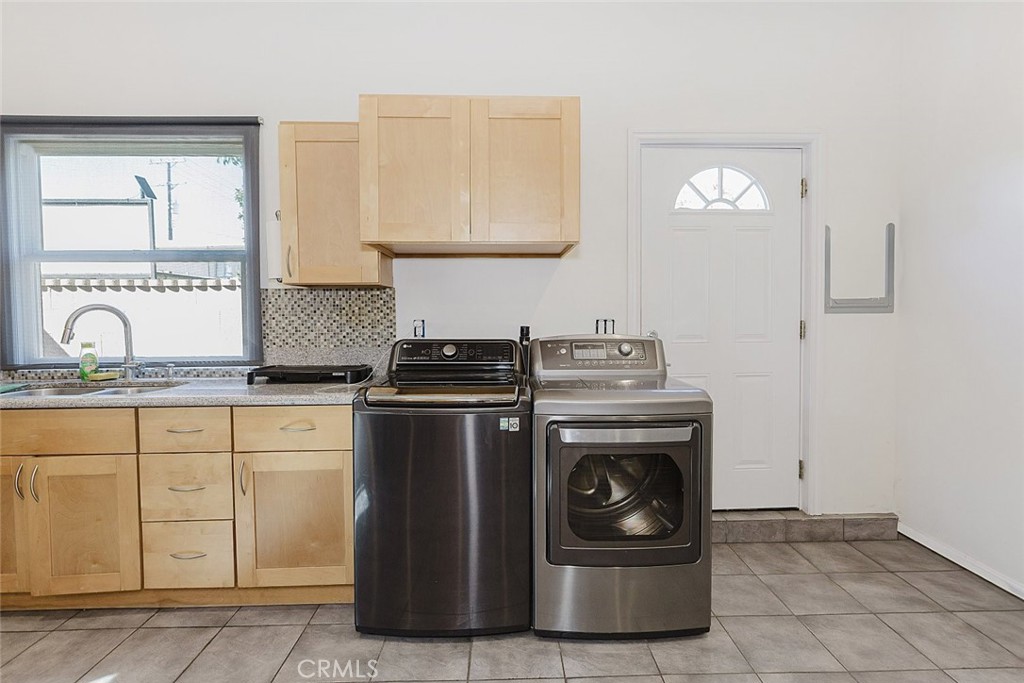 624 Hawthorne Street B Glendale CA, 9120464100547755651122