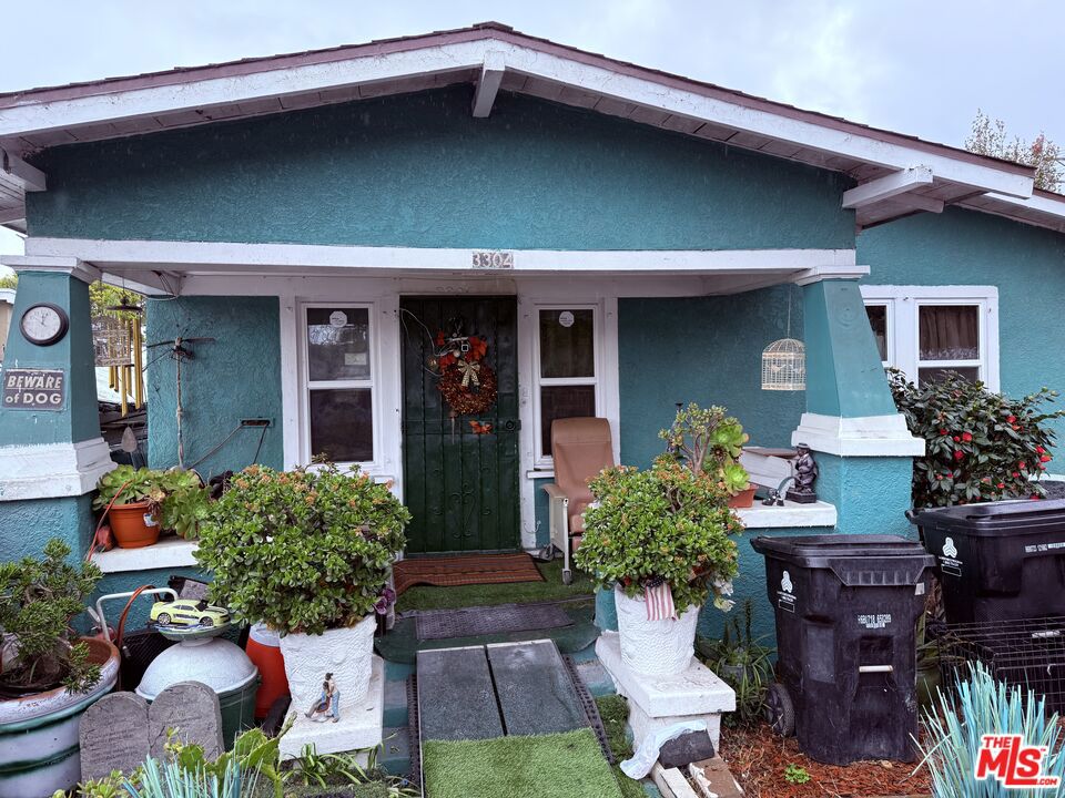 3304 W 63rd Street, Los Angeles CA, 9004363656791041923120