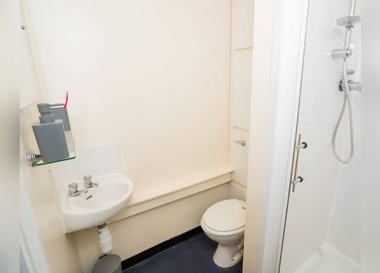 Queen's Hospital Close, Birmingham64286640602755122