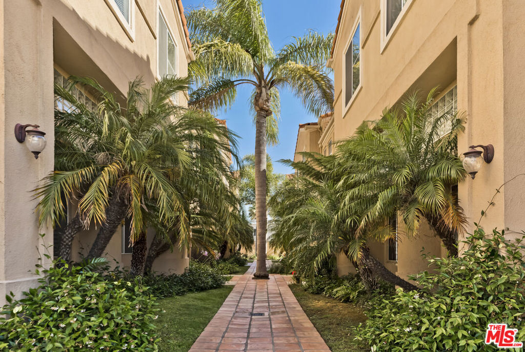 1630 E Palm Avenue 5, El Segundo CA, 9024563602550405505121