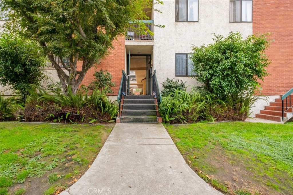 330 Burchett Street 206, Glendale CA, 9120363822002472067120