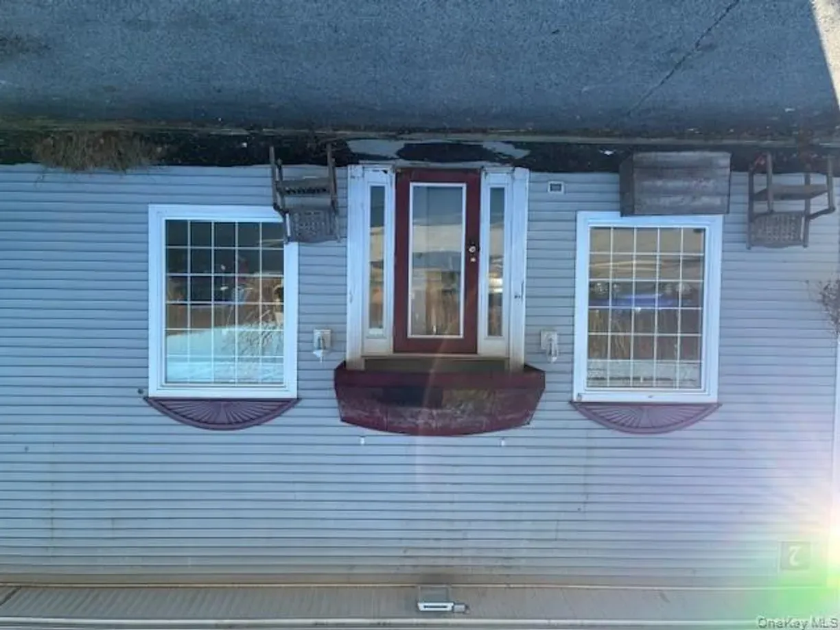 2 Commerce Court, Suites 2 y 3, Wappingers Falls, NY 12590
