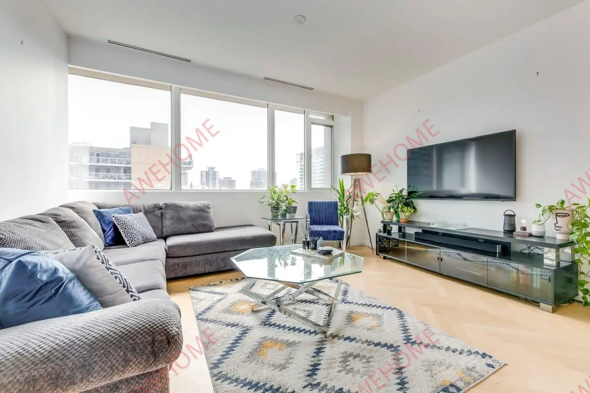 Spacious 2 Bedroom Downtown Toronto63746440860547121