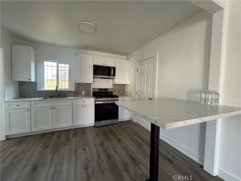 $2,500/month 140 W 82nd Los Angeles CA, 9000364112325945857120