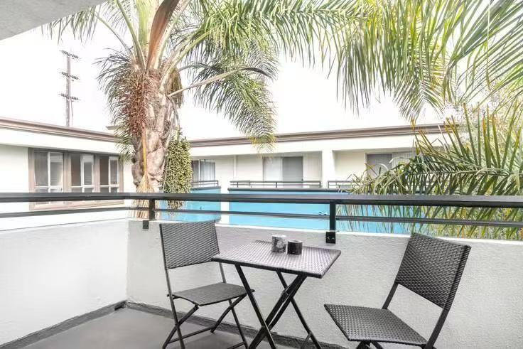 【Los Angeles Palms Apartments】1B1B | Rooftop Pool + 24-Hour Security | Near UCLA/USC63270367774081121