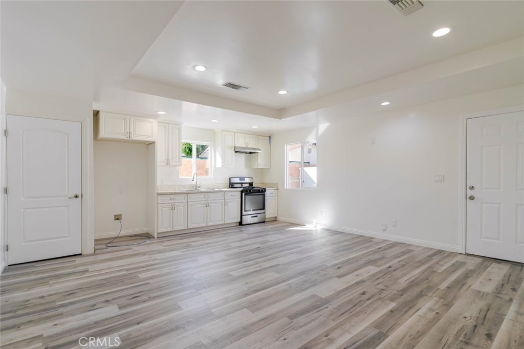 11246 Saticoy Sun Valley CA, 9135264141917027586122