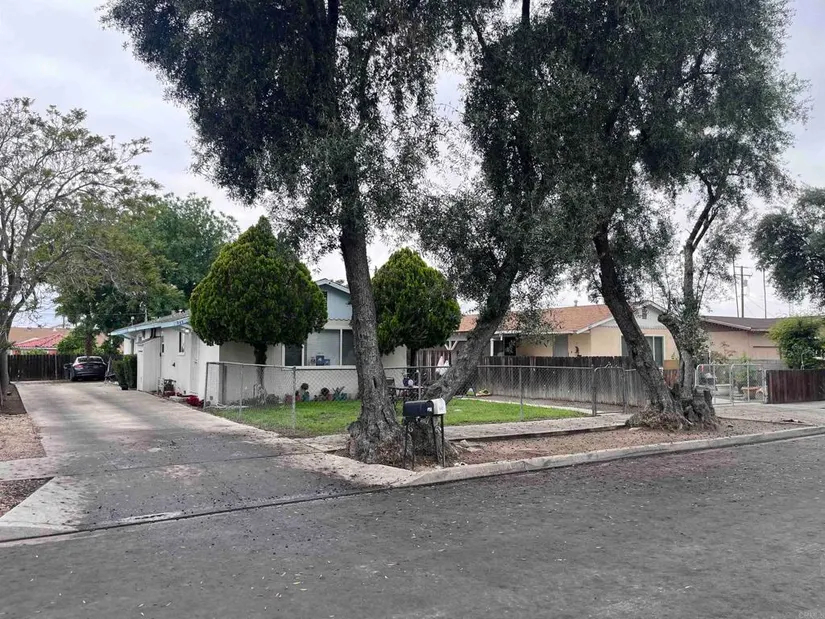 347 349 S Alessandro Street, Hemet, CA