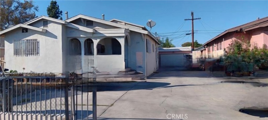 1715 E 70th, Los Angeles CA, 9000164065378024321121