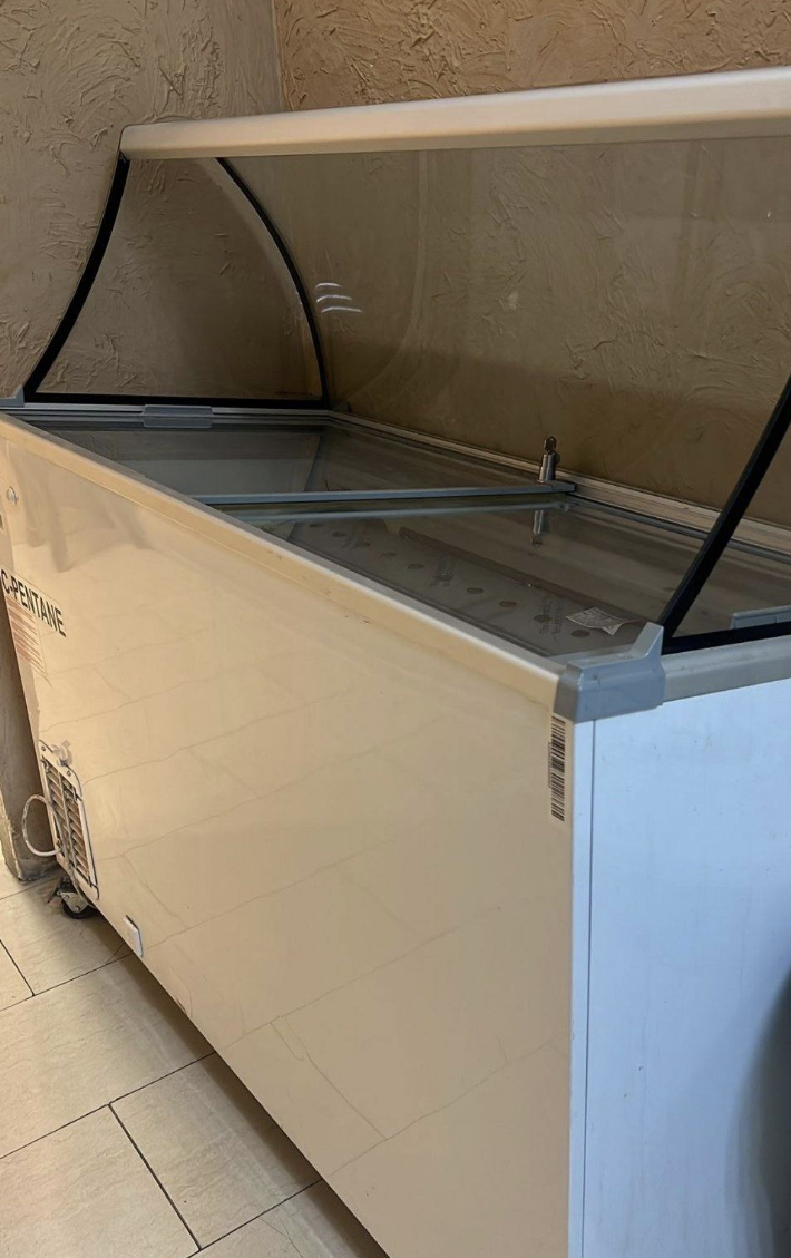 Freezer for ice cream display (or other uses)