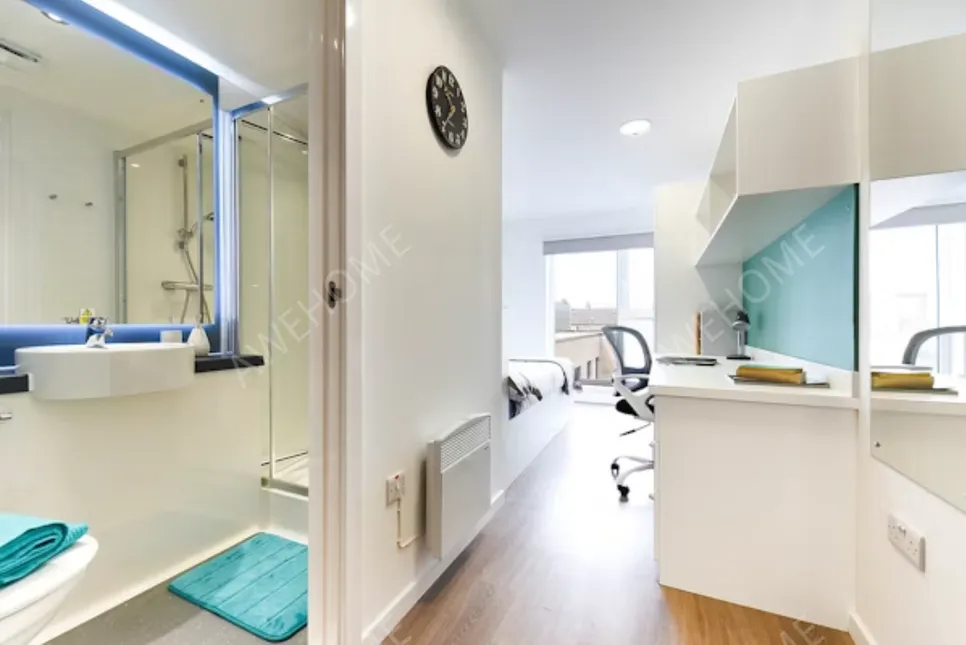 Pittodrie Street - Baño privado dorado