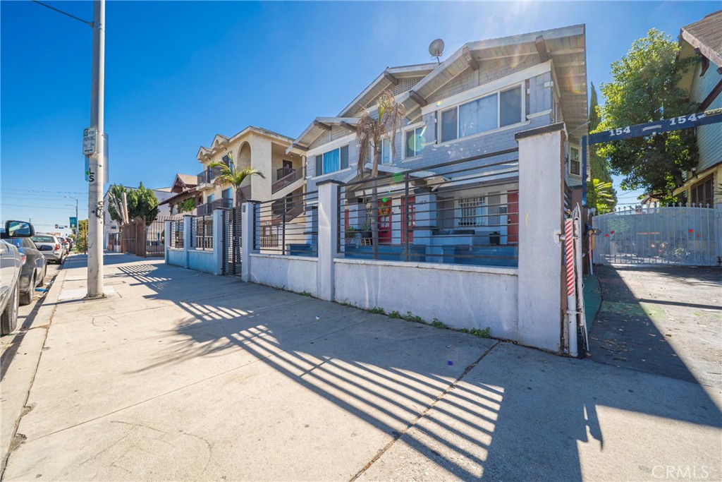 146 W Vernon, Los Angeles CA, 9003764121736230401122