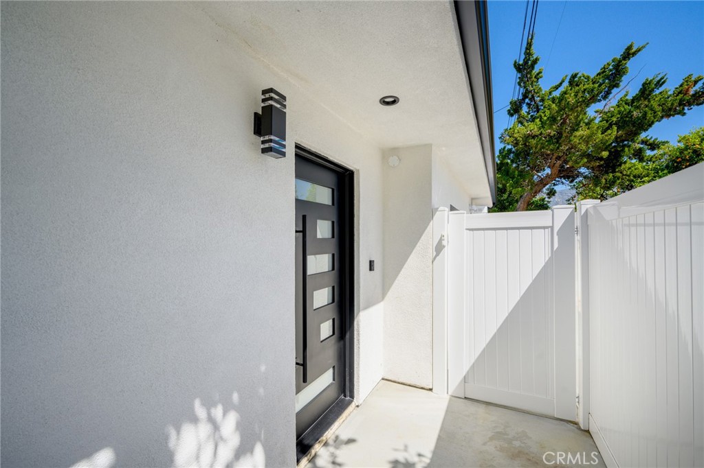 $3,250/month 8439 Apperson Street Sunland CA, 9104064068097454722121