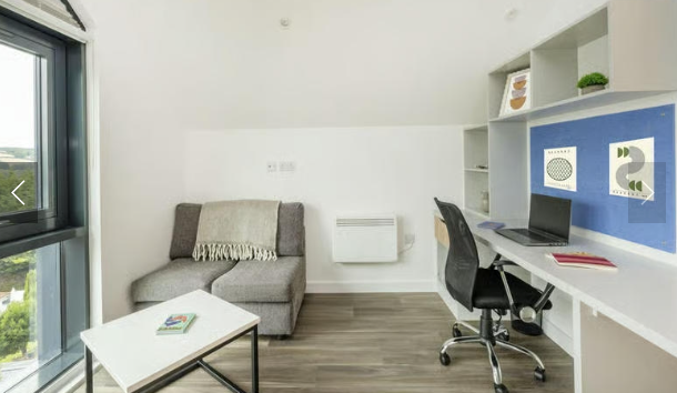 Hill View Place64499000577667122