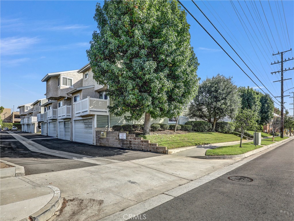 4325 W 182 Street 18, Torrance CA, 9050464065952912259122