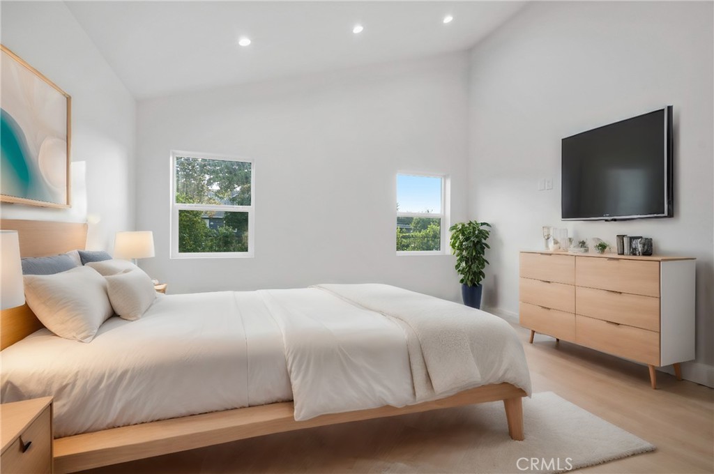 6430 Kessler Avenue Woodland Hills CA, 9136763679425571459122