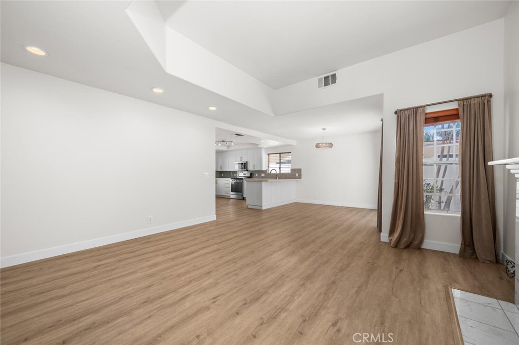 2525 Orange Avenue C Costa Mesa CA, 9262763867832437121121
