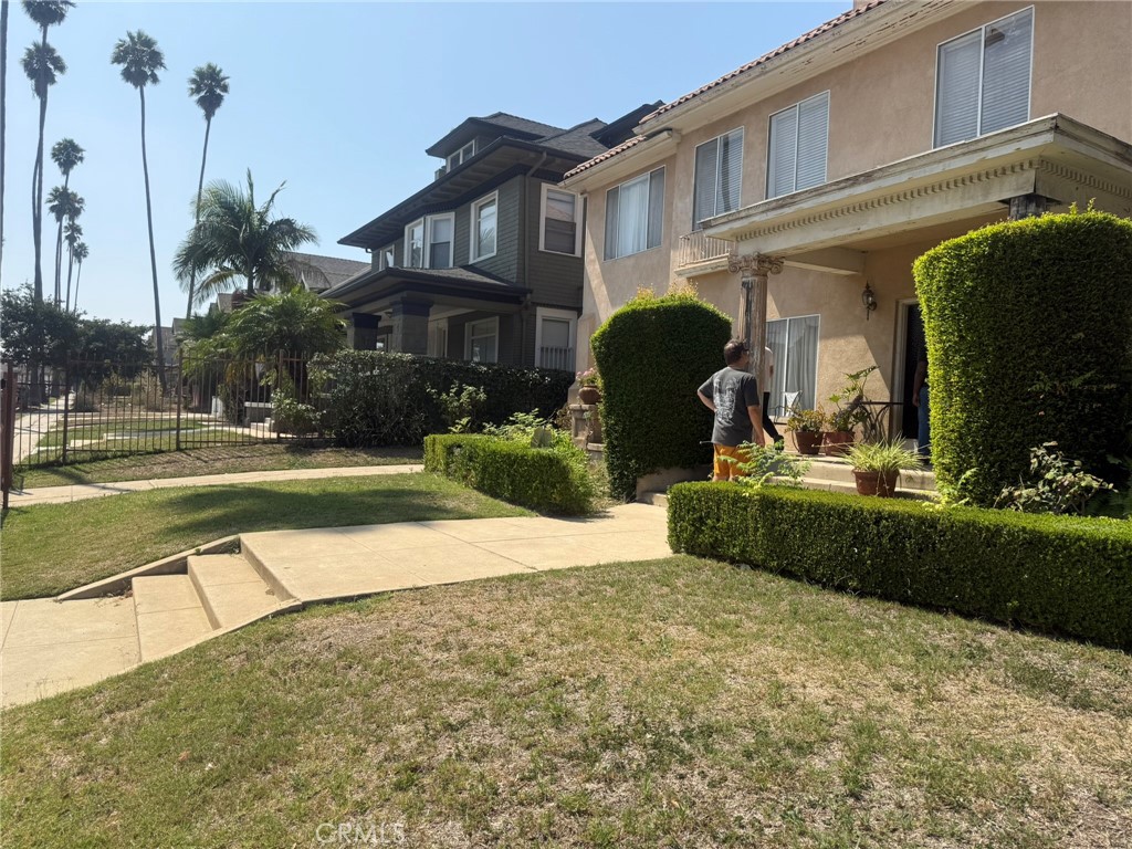 1235 3rd Avenue, Los Angeles CA, 9001963867127243395122