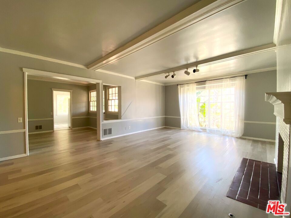 10682 Kinnard Avenue Los Angeles CA, 9002464101863027202120