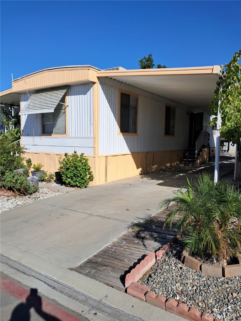 200 W San Bernardino Avenue 58 Rialto CA, 9237664135818326401121